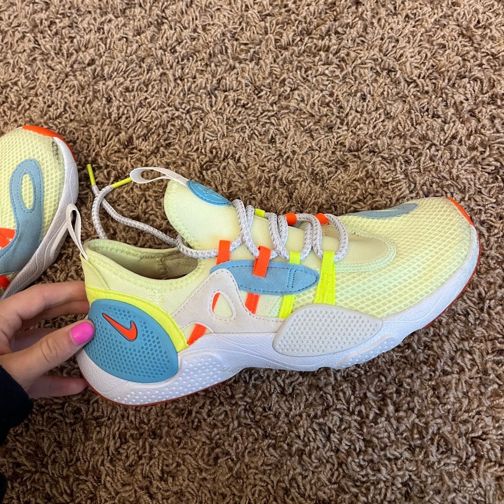 nike womens shoes